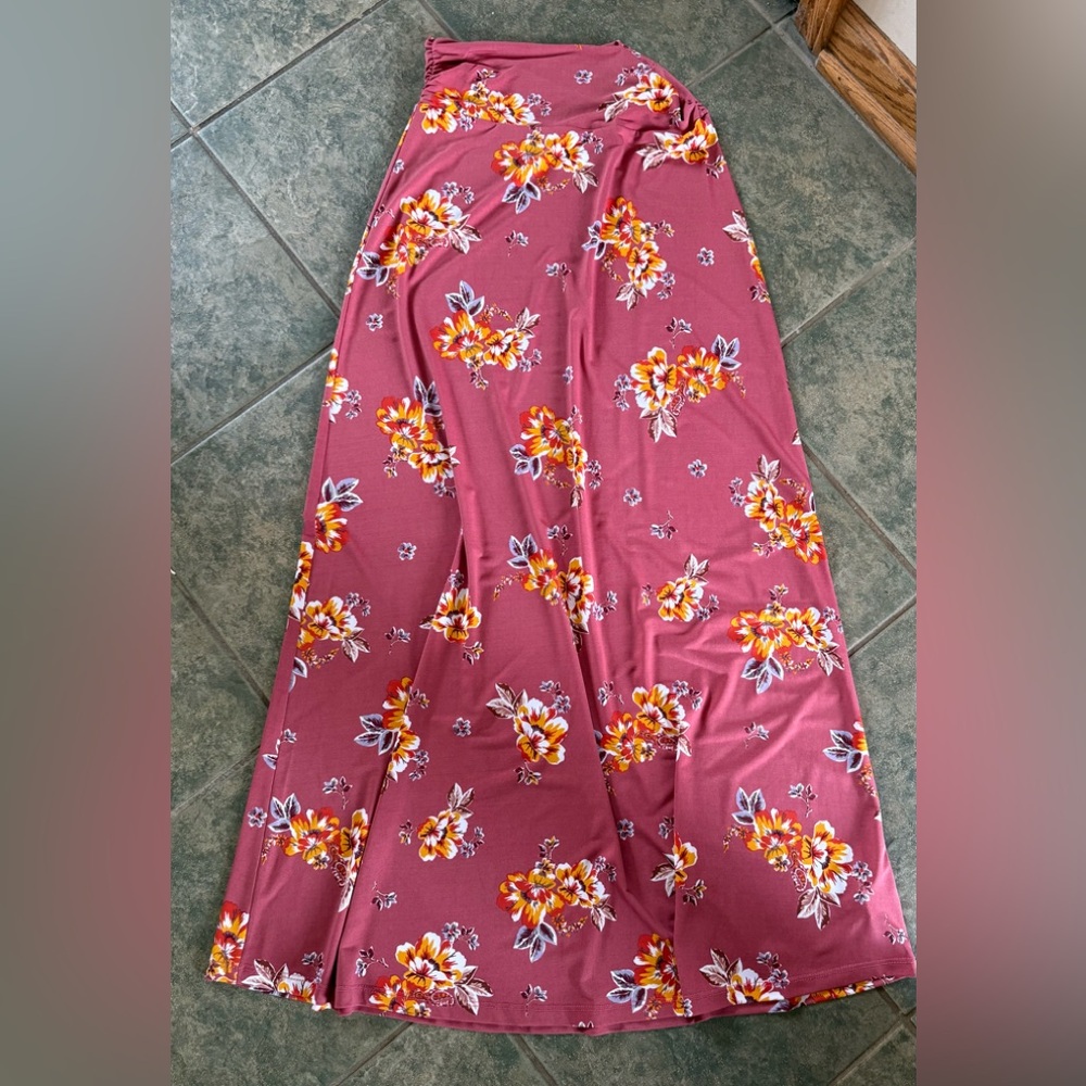 Kaileigh Floral Skirt in Pink and Orange, NWT